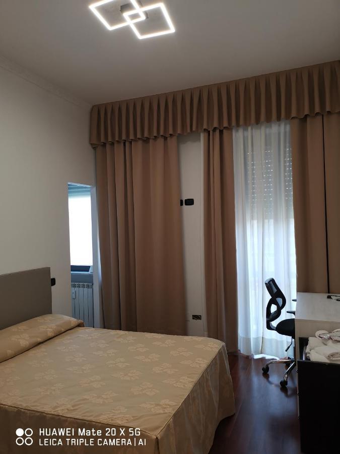 Guesthouse Central Station Group - Via Sammartini 15 มิลาน ภายนอก รูปภาพ